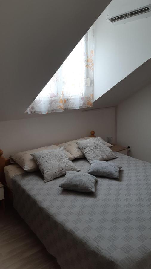 Seaview Apartment Omis Bagian luar foto