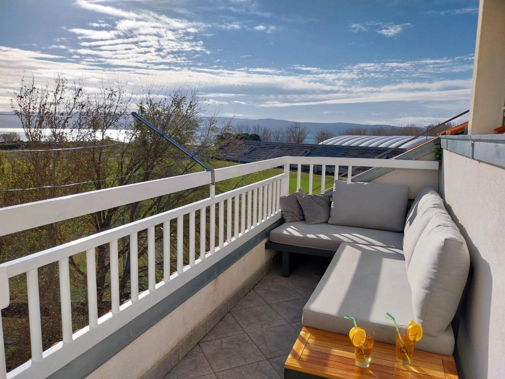 Seaview Apartment Omis Bagian luar foto