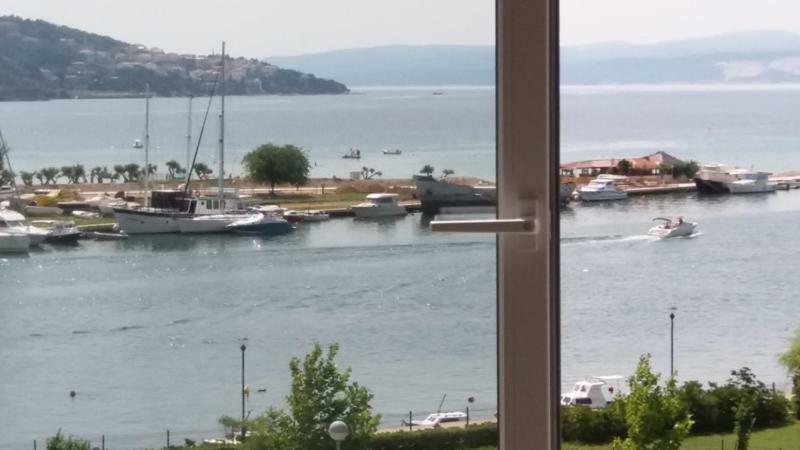 Seaview Apartment Omis Bagian luar foto