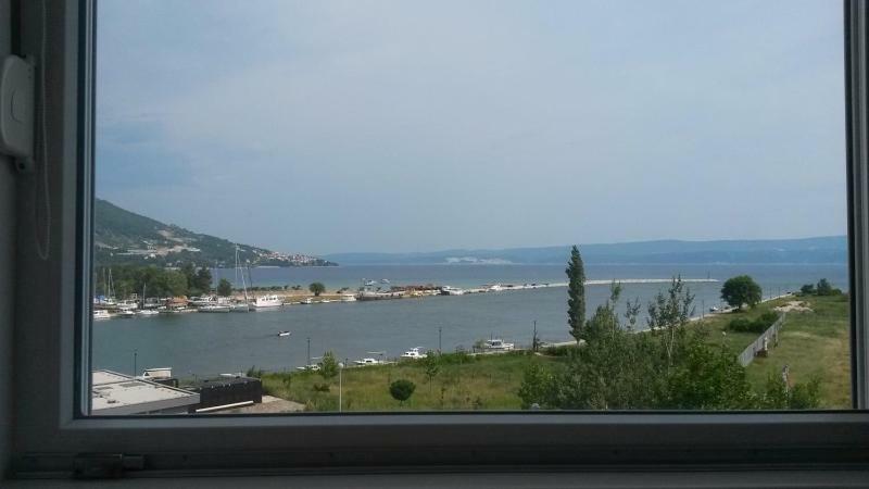 Seaview Apartment Omis Bagian luar foto